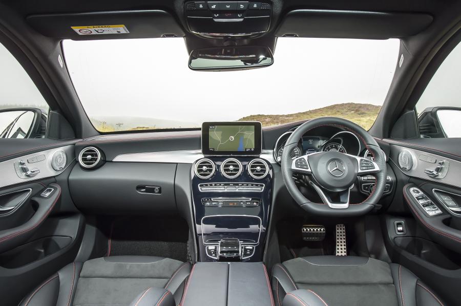 Торпедо Mercedes-AMG C43 4Matic Estate 2016 года  (UK) (фото 9 из 30)